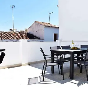 https://new-townhouse-in-the-heart-of-nerja-with-jacuzzi.es-andalucia.com